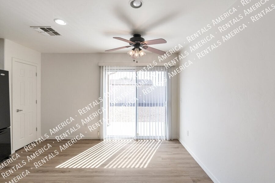 Building Photo - 8345 W Redshank Dr