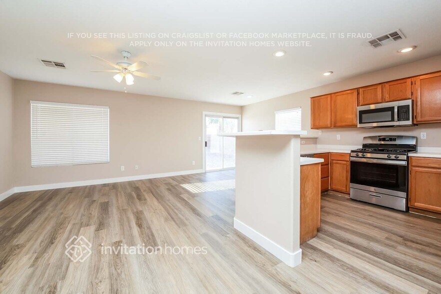 Building Photo - 3118 Fern Crest Ave