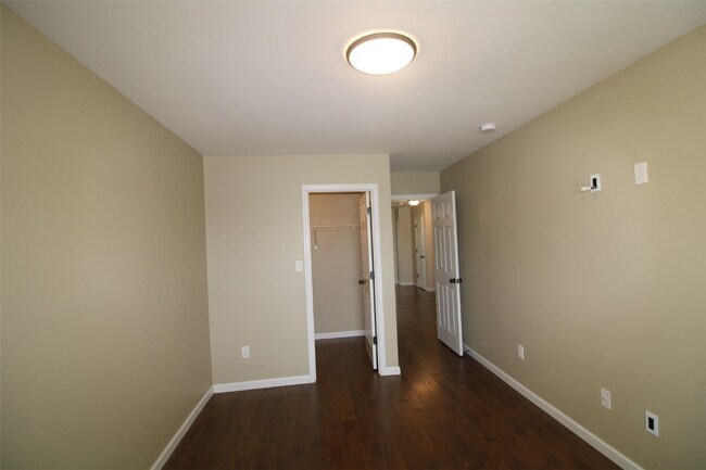 Building Photo - 1823 Basston Dr
