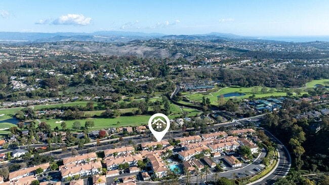 Building Photo - Beautifully Updated 2 Bed/2 Bath Condo with Views!