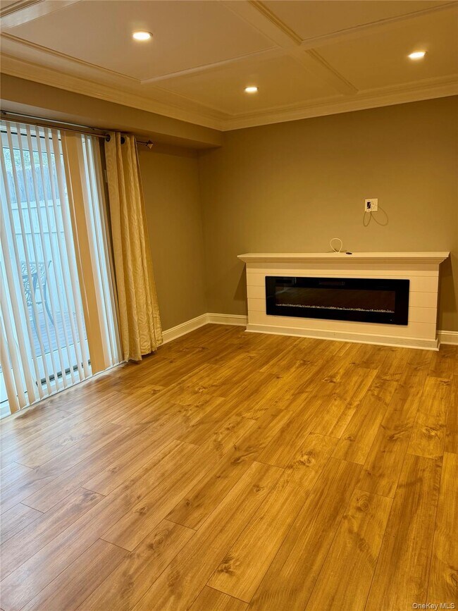 Building Photo - 125 Hill Spur