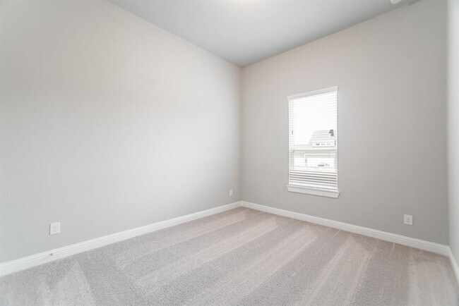 Building Photo - 2344 Goldenglade Dr