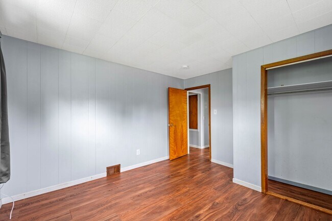 Building Photo - 43 Lindsay Rd