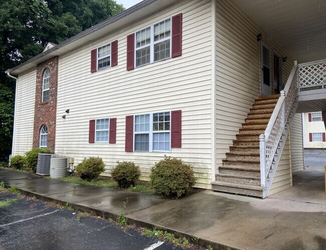 Primary Photo - 1 Bedroom, 1 Bathroom Condo in High Point!