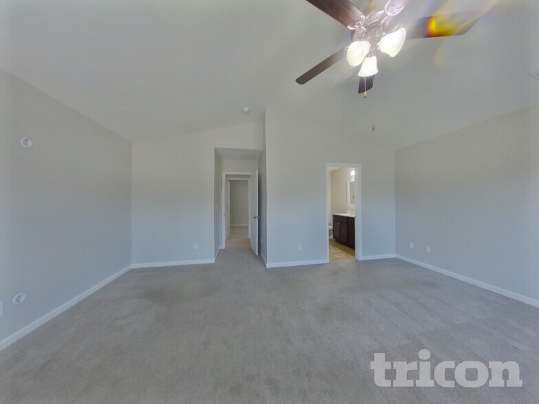 Building Photo - 152 King William Dr