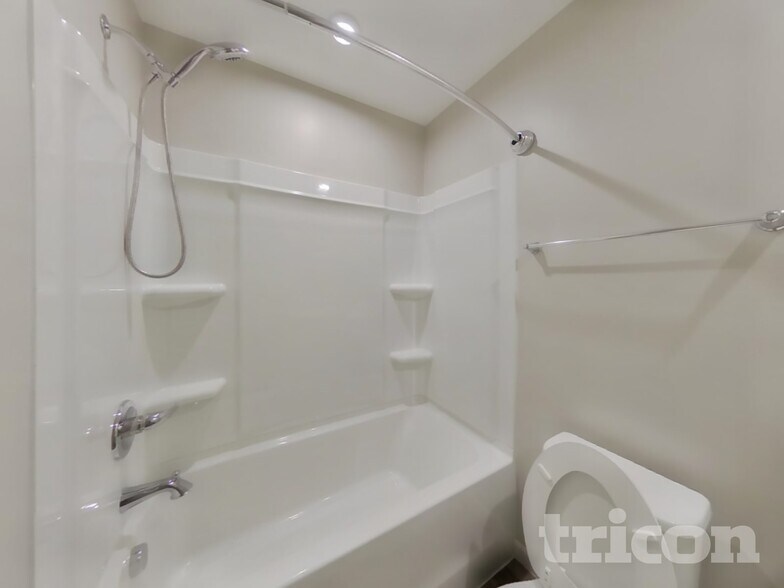 Building Photo - 1034 Cone Blvd