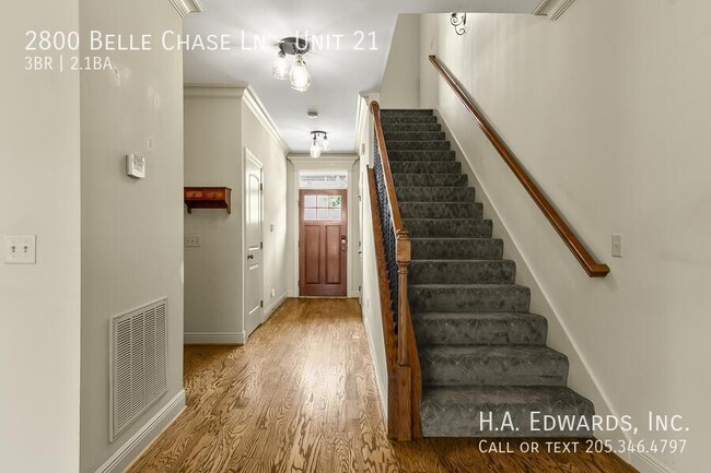 Building Photo - 2800 Belle Chase Ln