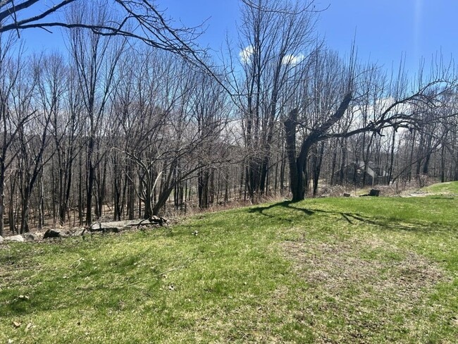 Building Photo - 337 ME-133