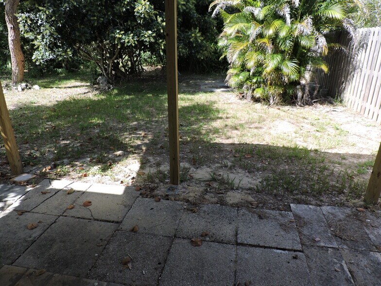 backyard has lawn installed - 9046 SE Parkway Dr