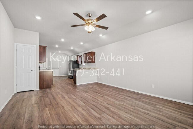 Building Photo - 2476 N Raven Ln