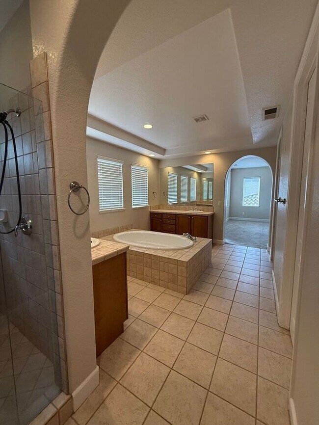 Building Photo - South Reno 3 Bed 4.5 Bath Home W/ Casita
