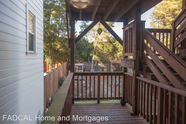 Building Photo - 1542 Hayes St