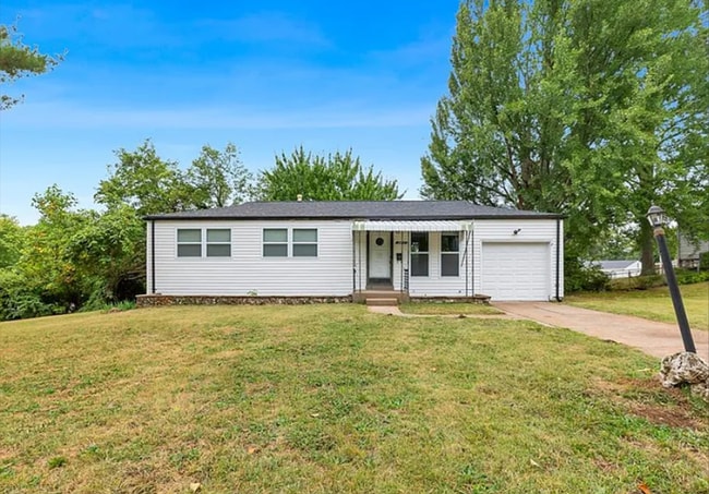 Primary Photo - Gloucester Glow-up