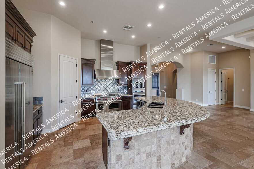 Building Photo - 12439 E Lupine Ave