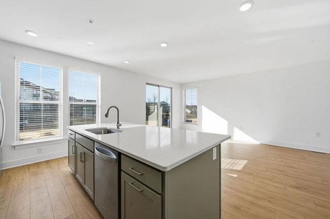 Building Photo - 6900 Cosby Vlg Ter