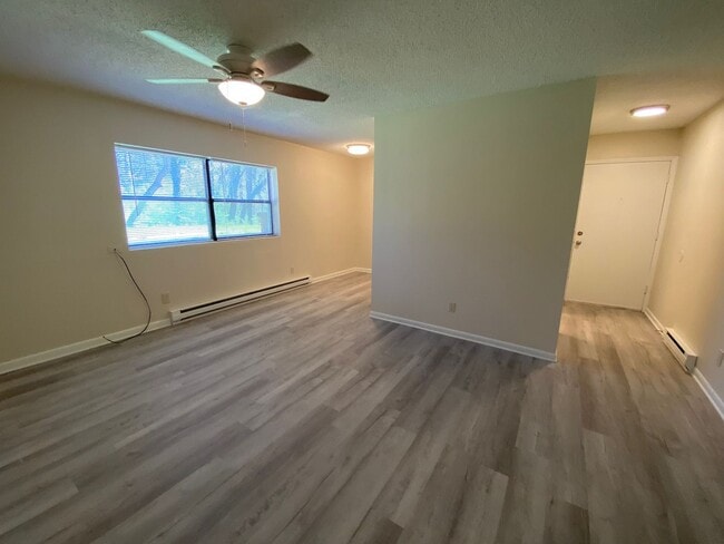Building Photo - North AVL - Totally renovated 2 bedroom, 1...