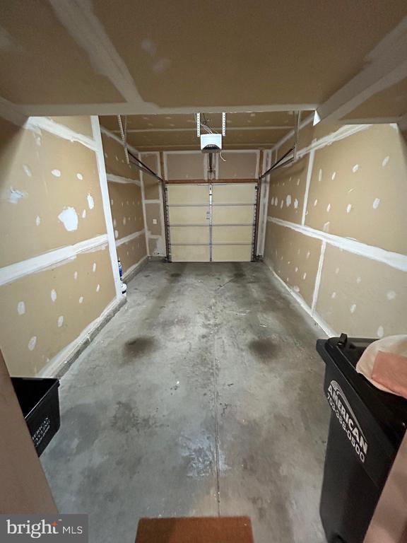 Building Photo - 2400 Brookmoor Ln