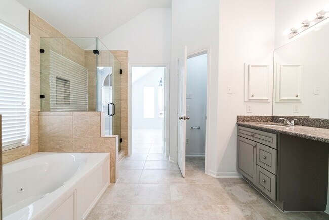 Building Photo - 5602 Painted Trail Dr