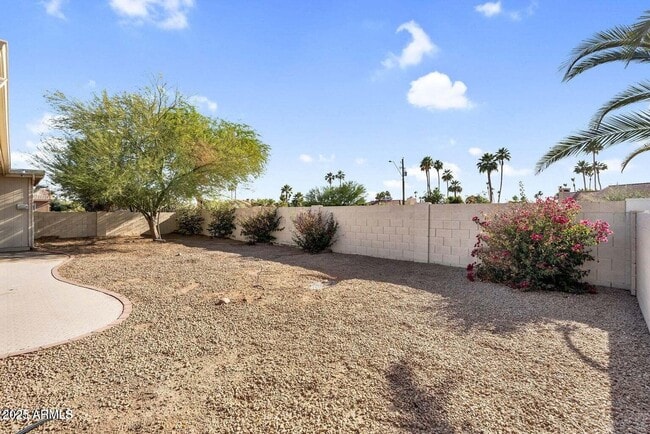 Building Photo - 25810 S Boxwood Dr