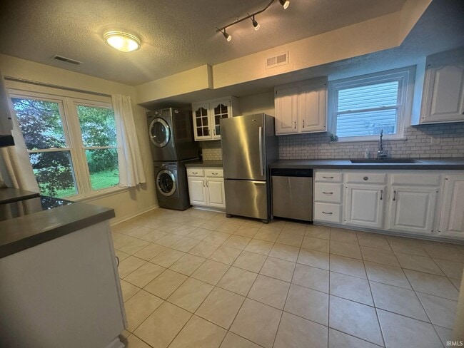 Building Photo - 3878 S Bushmill Dr