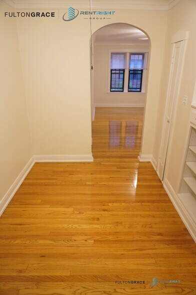 Building Photo - 5018 N Lincoln Ave