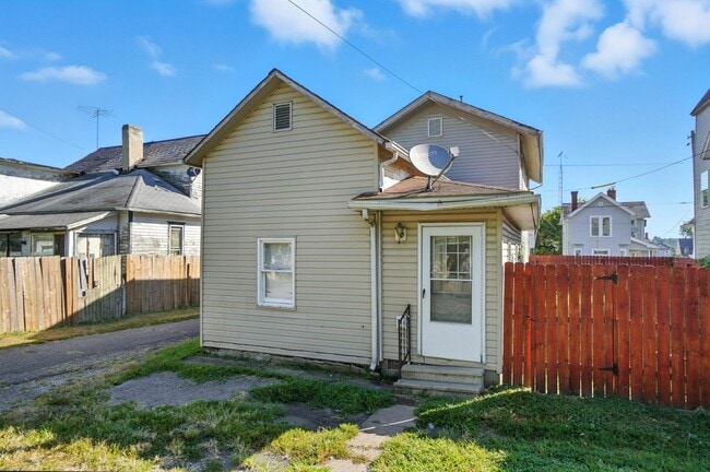 Building Photo - 191 Elmwood Ave