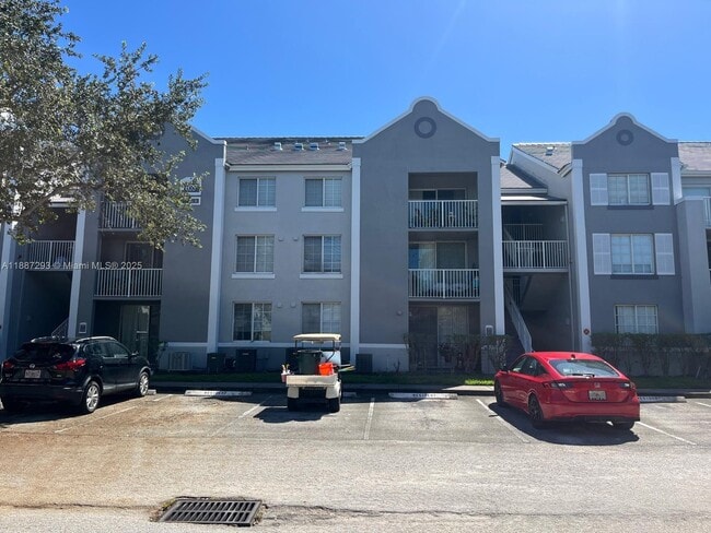 Building Photo - 655 SW 111th Way