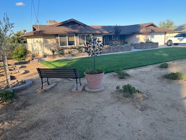 Building Photo - 18454 Walnut St