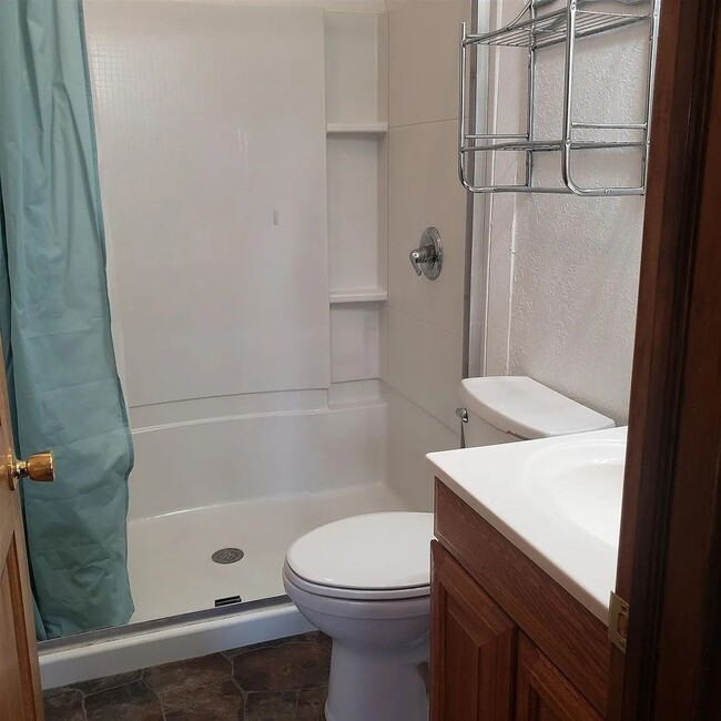 Building Photo - 2215 Falls Ave