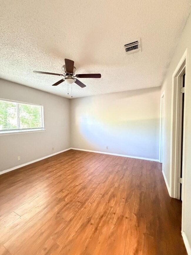 Building Photo - 7423 Corian Park Dr