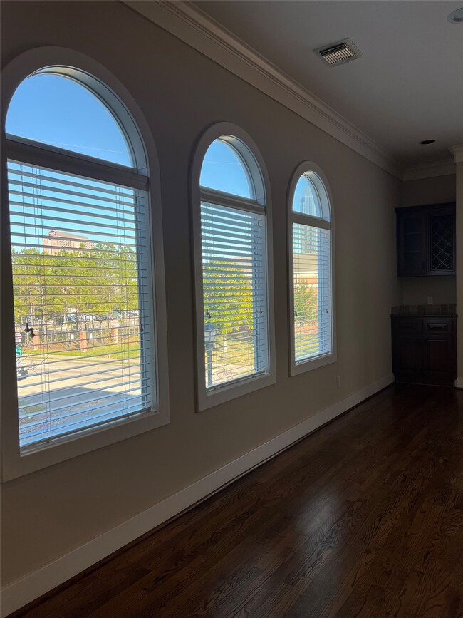 Building Photo - 3000 McCulloch Cir