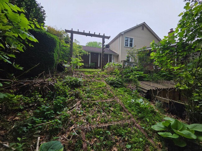 Building Photo - 8120 Paisley Pl