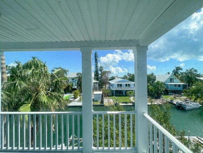 Building Photo - 37 Palm Dr