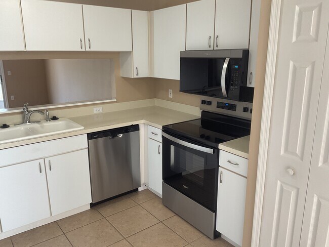 Building Photo - 10355 Little Econ St