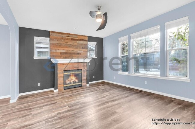 Building Photo - 5037 N Cecelia St