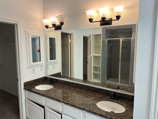 Building Photo - 2627 Double Lake Dr