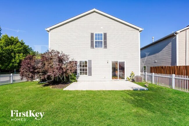 Building Photo - 15358 Border Dr