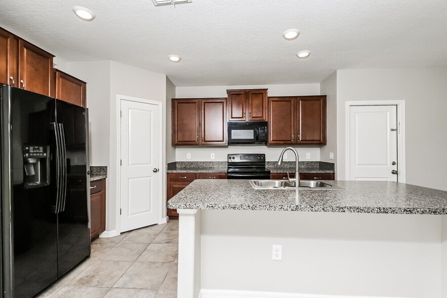 Building Photo - 7106 Salt River Ave