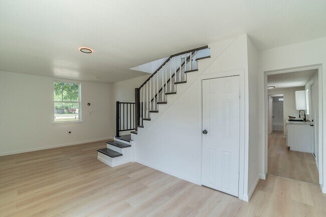 Building Photo - ? Newly Renovated Home in Arlington! ?