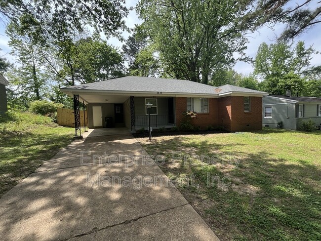 Primary Photo - 3535 Debby Dr