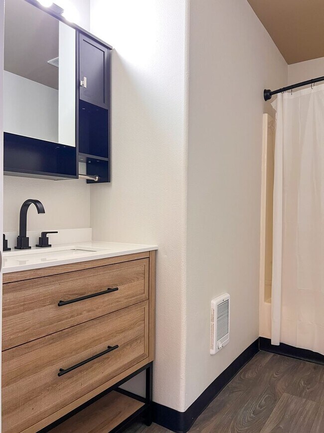 Building Photo - OWN920