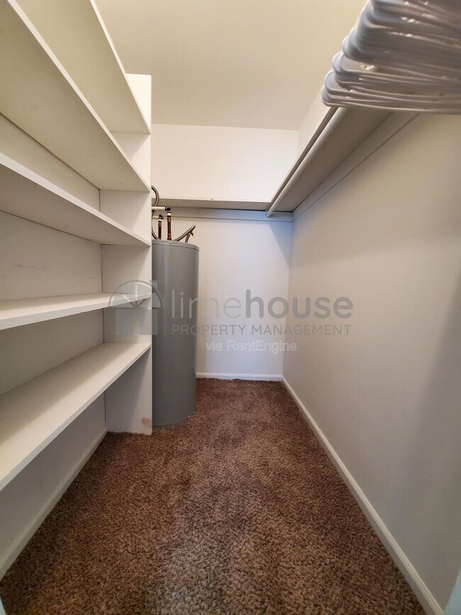 Building Photo - 2642 E Ocean View Ave