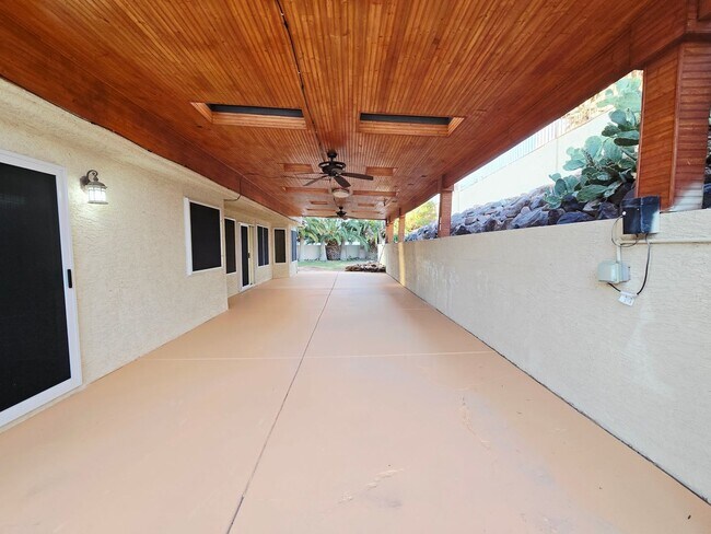 Building Photo - BEAUTIFUL 3BD/2BA WITH MANY UPGRADES!