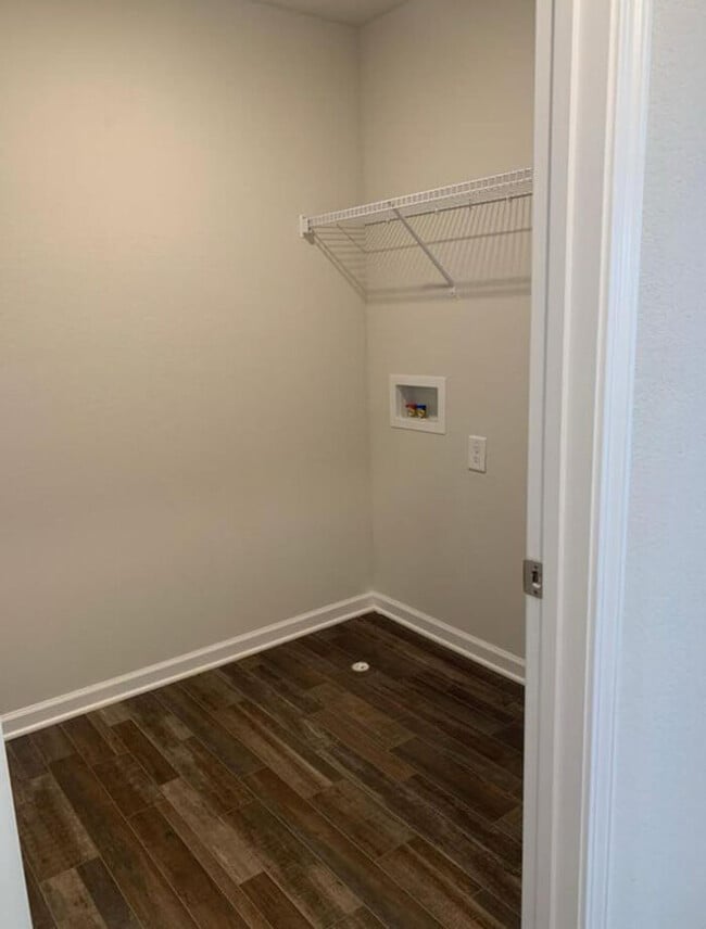Building Photo - $250 OFF ON THE SECOND MONTH RENT FOR APPR...