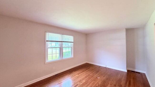 Building Photo - Venetian Hills Hidden Gem! 3 Bed - 2 Bath Near Fort McPherson, Available NOW!