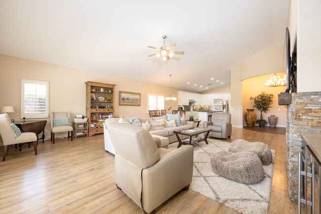 Building Photo - 80395 Green Hills Dr