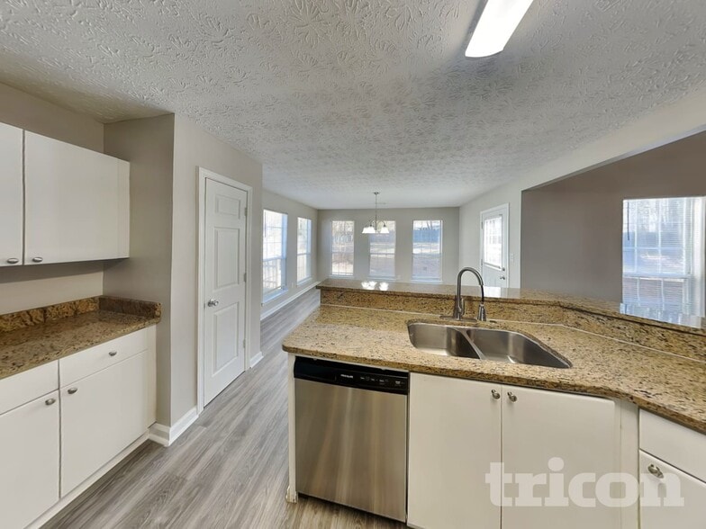 Building Photo - 55 Braelinn Creek Ct