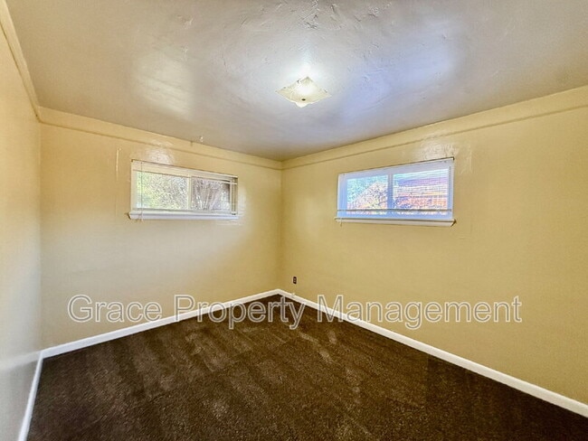 Building Photo - 9080 Russell Way