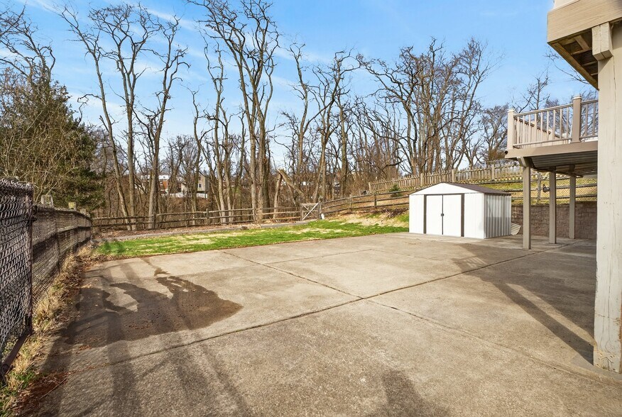 Building Photo - 455 Grace St