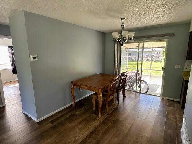 Building Photo - 1002 Wolf Trail